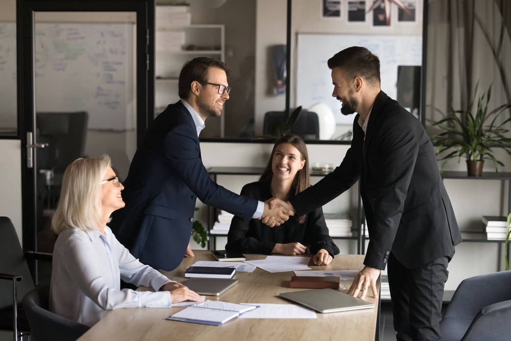 Adapting to the 2025 U.S. Work Culture: Tips for Immigrants Entering the American Workforce