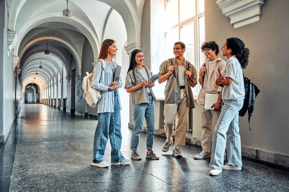Jobs Abroad That Don’t Require a University Degree